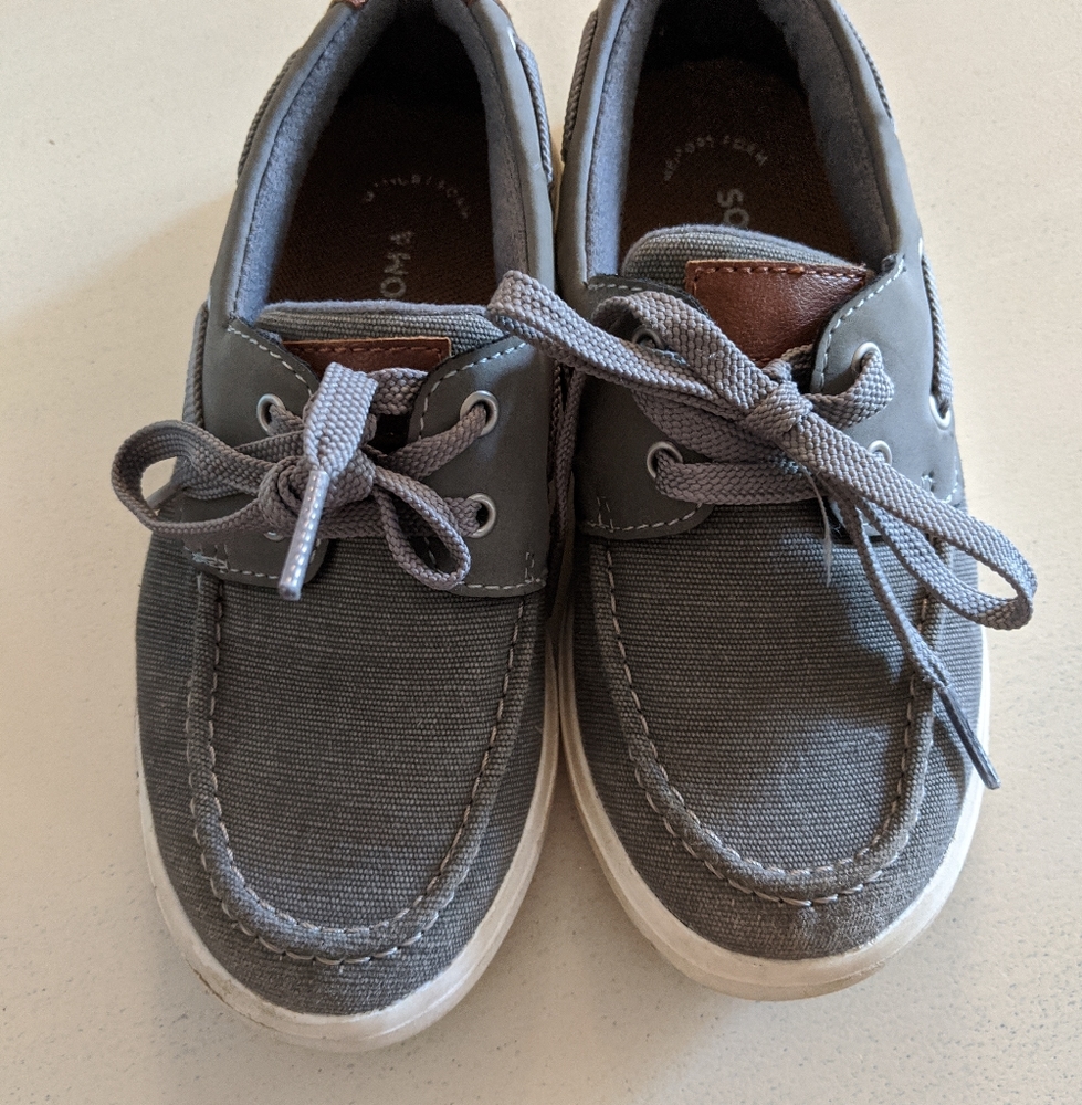 Boy boat shoe, size 13, lace up